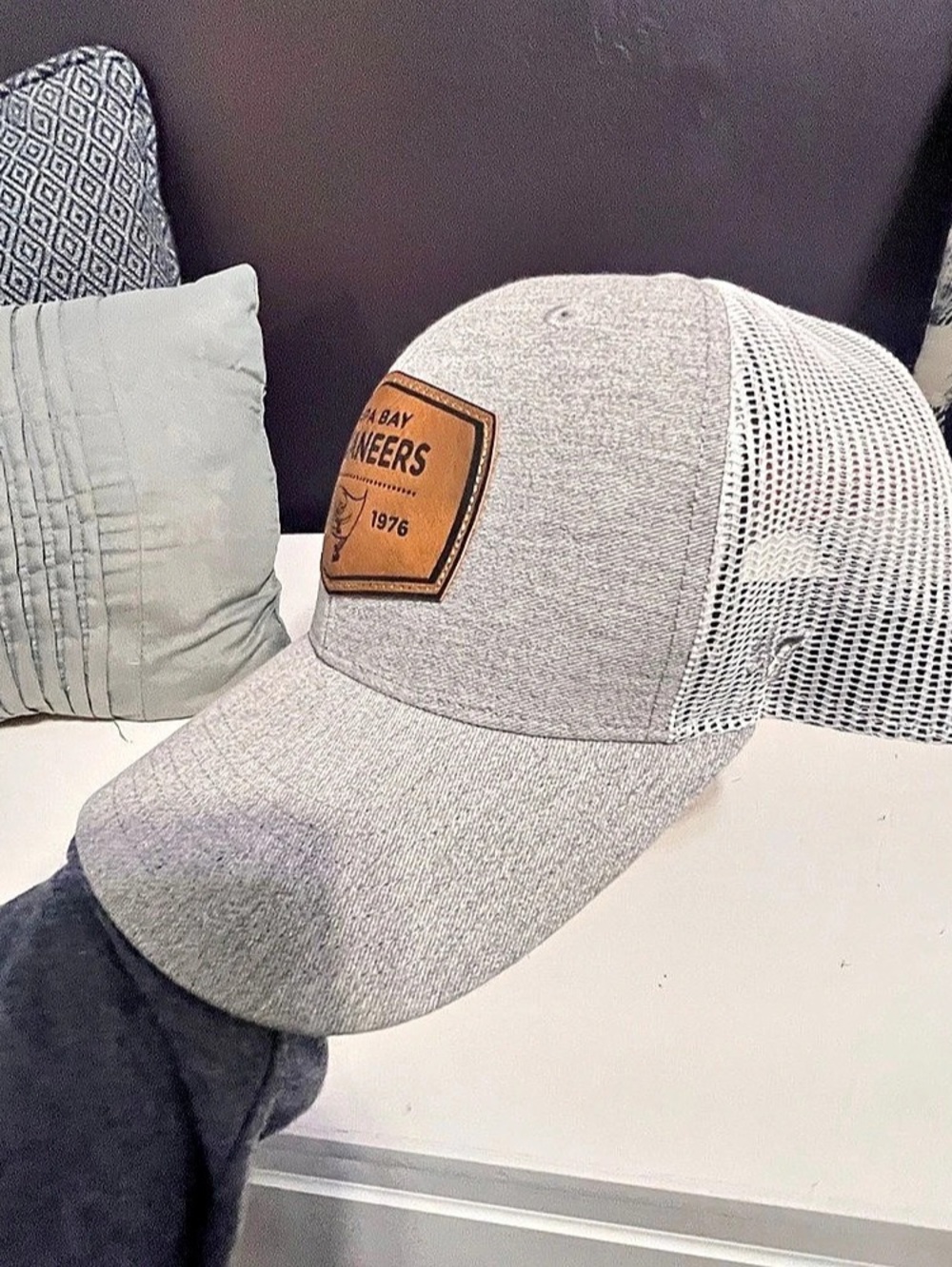 47 NFL 1976 Gray NFL TB Buccaneers trucker cap
